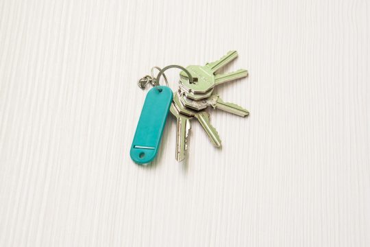 A picture of a set of keys